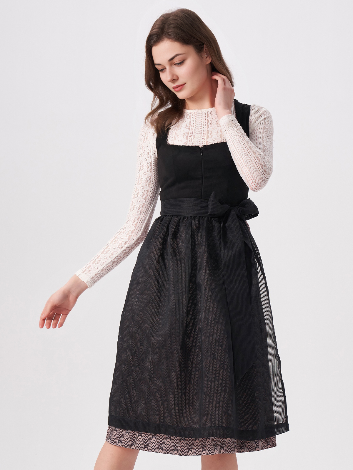 Hellblaues Dirndl mit modernem Schnitt