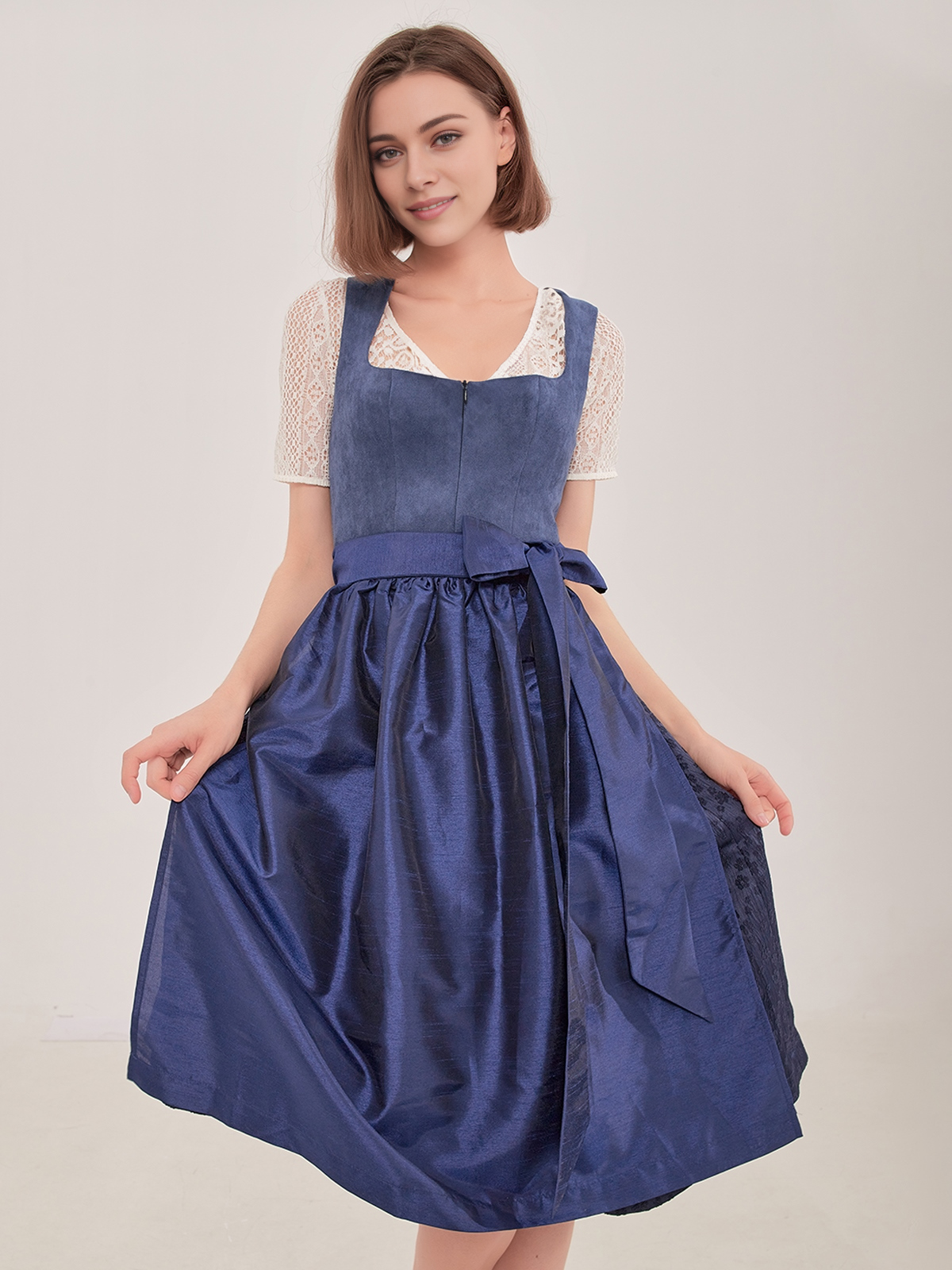 Dirndl in Blau