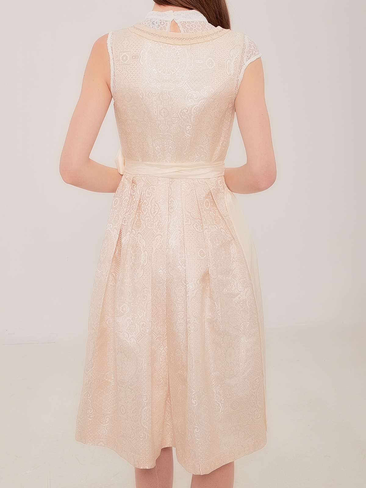 Dirndl in Rosa und Grün
