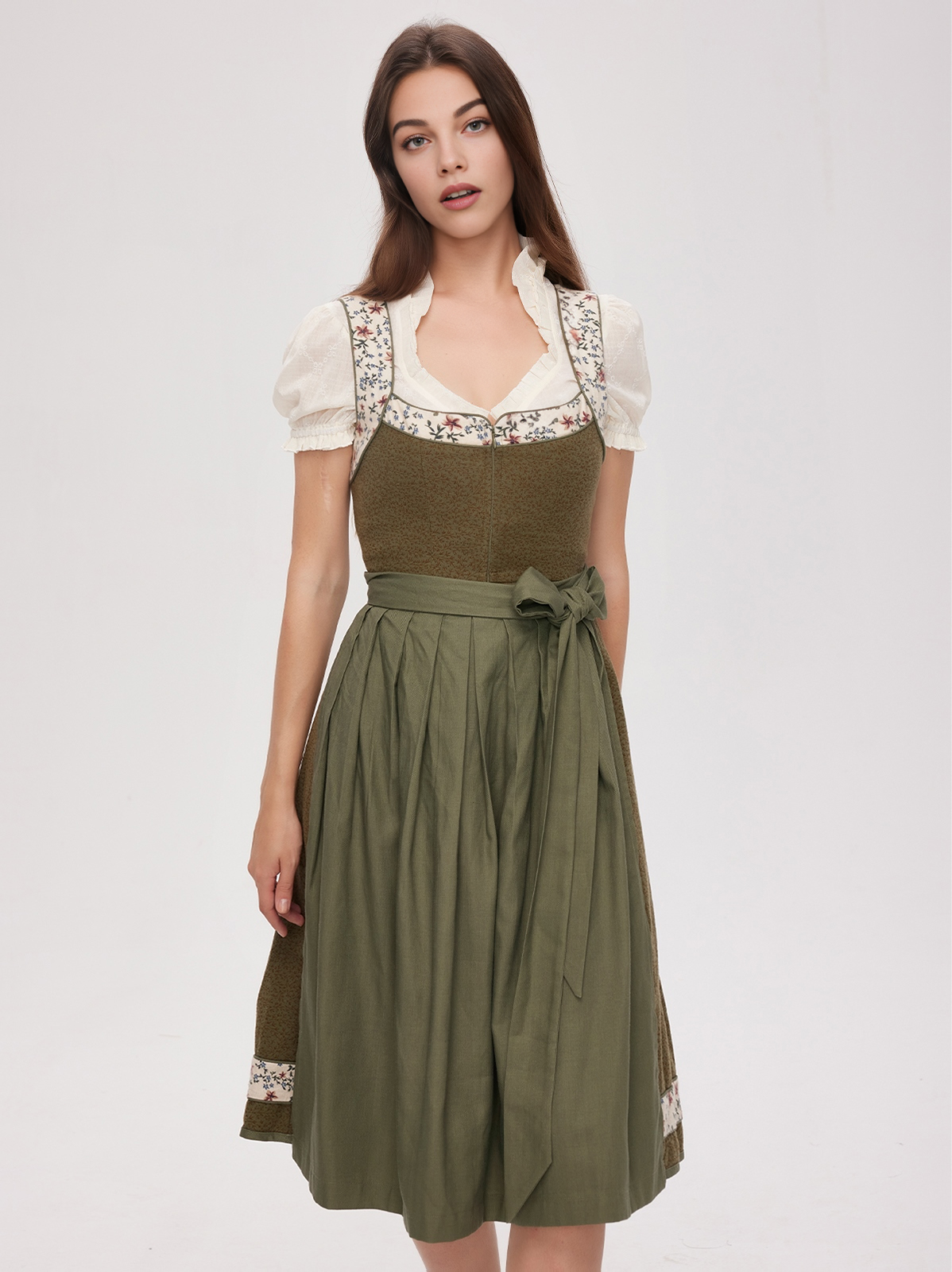 Elegantes grünes Dirndl mit floralen Details