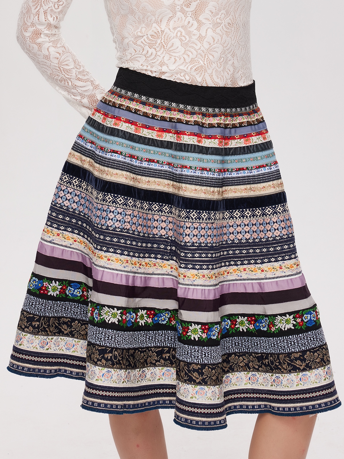 Mittellanges Dirndl in Blau