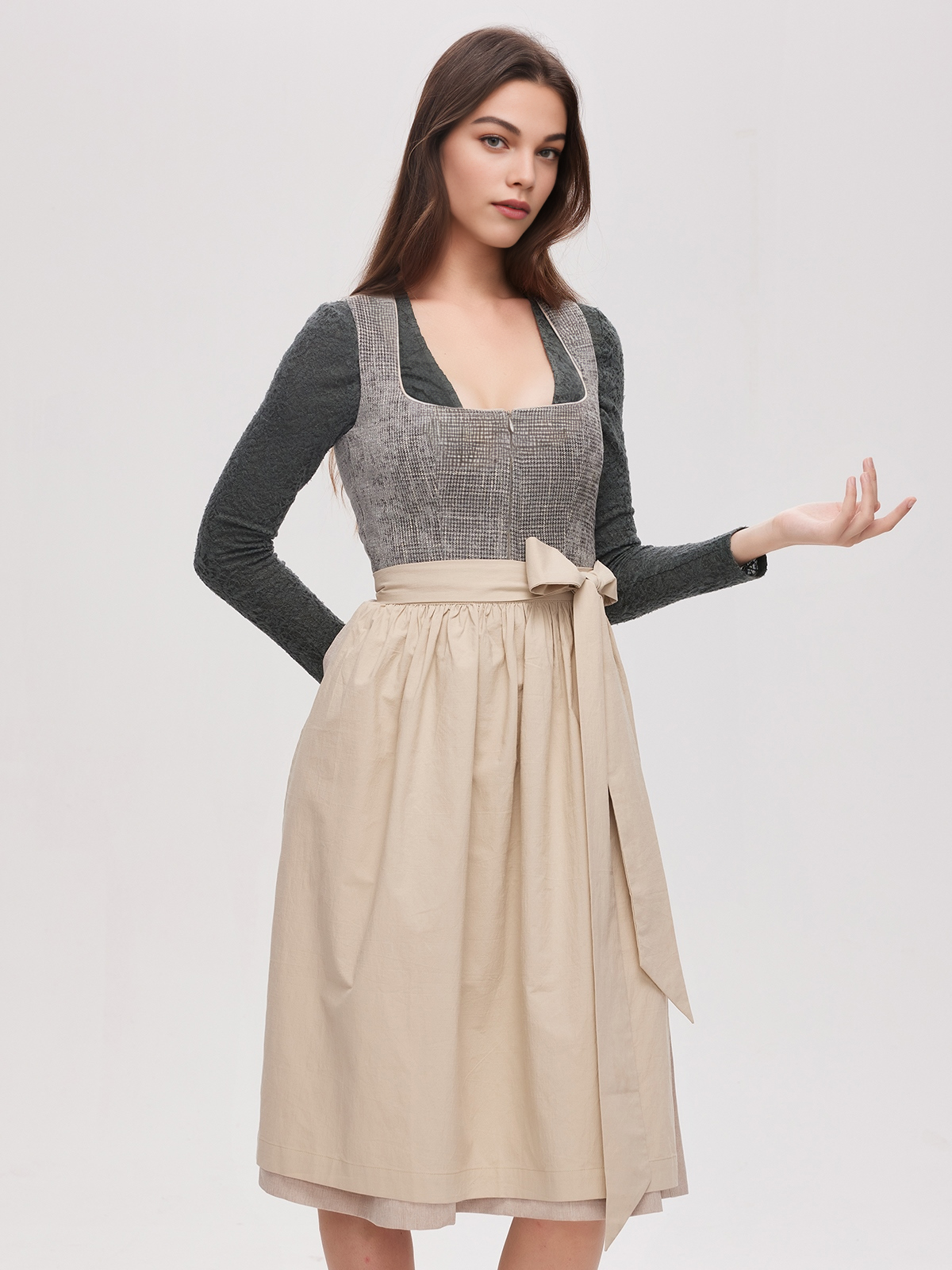 Modernes grünes Dirndl von Ehreer