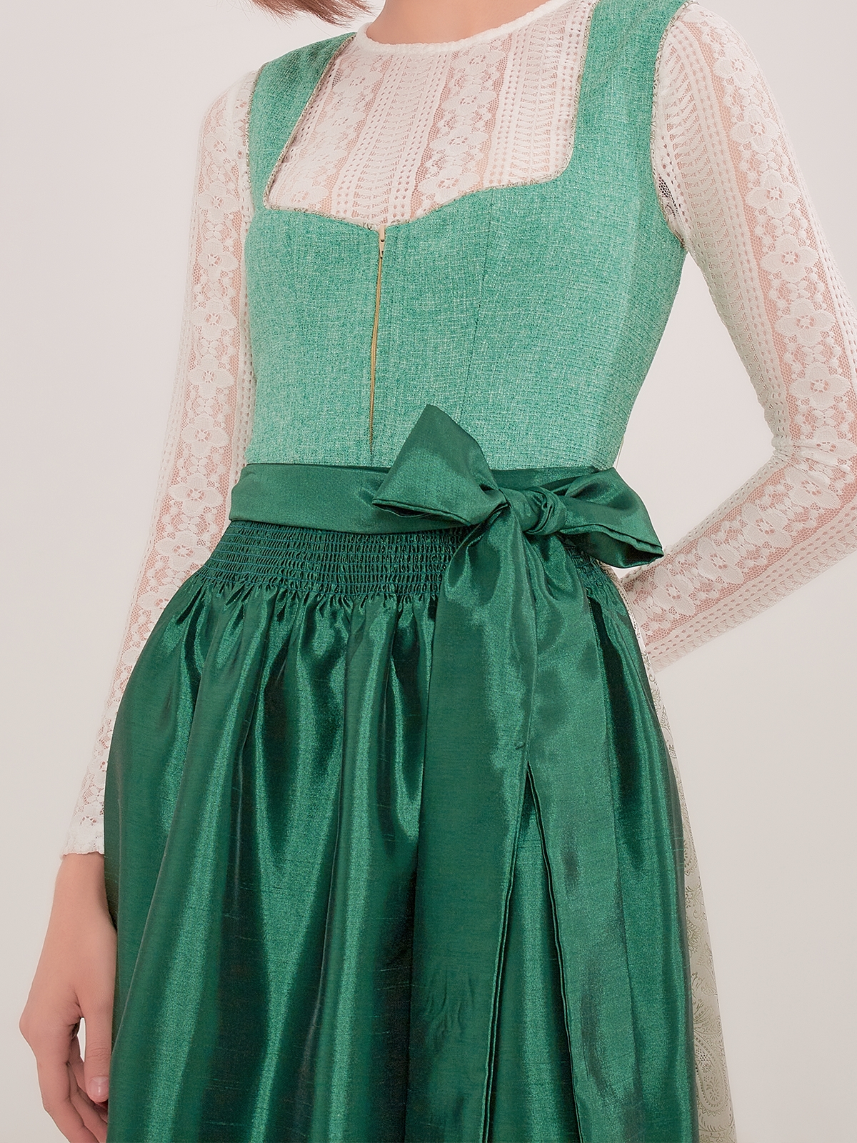 Dirndl in Blau – Eleganz und Tradition