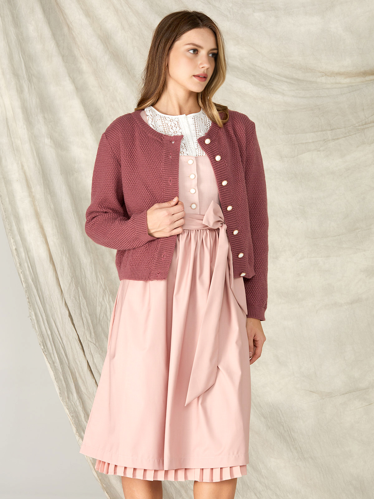 Dirndl in verschiedenen Blautönen