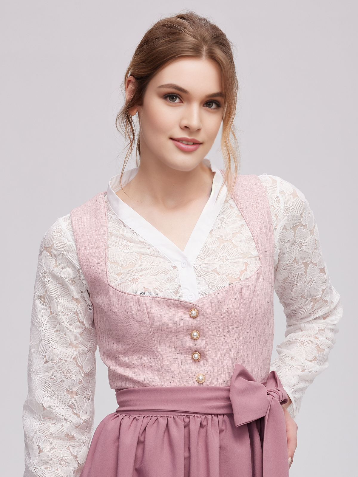 Tradition meets Modernität – Das rosa Dirndl von Ehreer