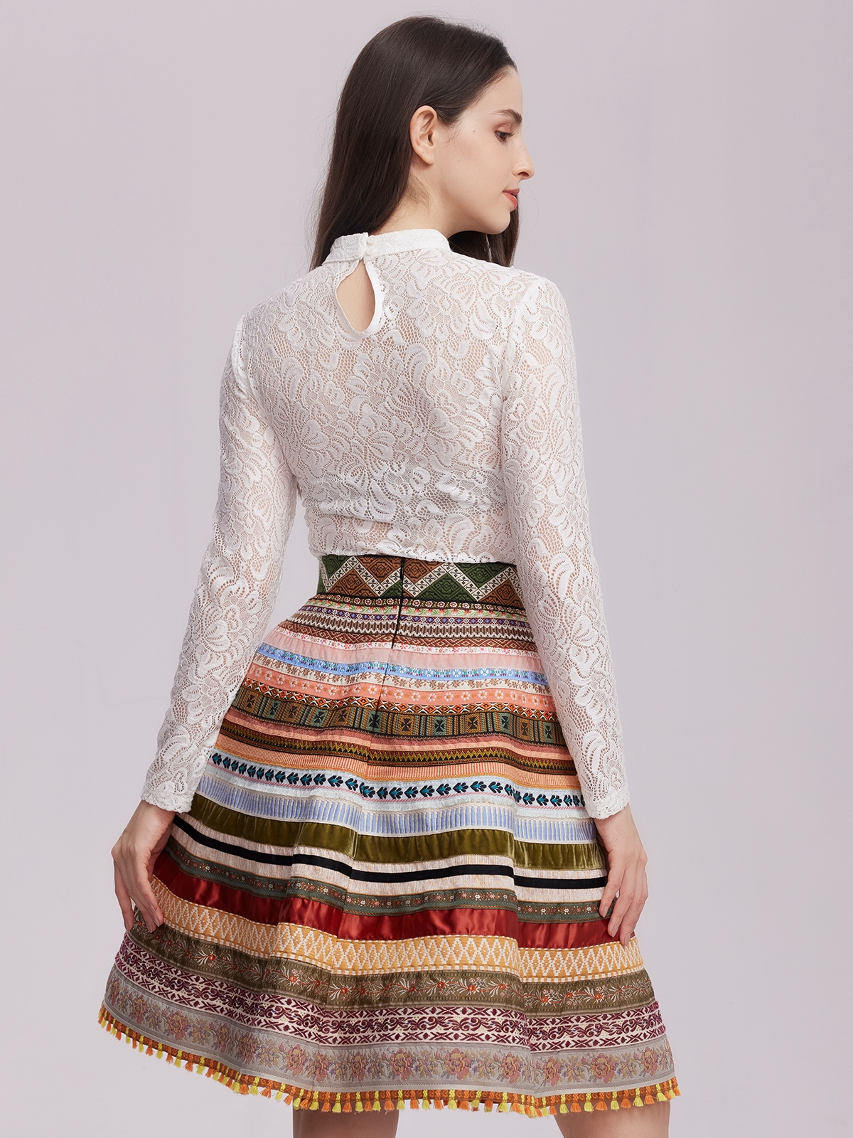 Dirndl Brombeerfarben mit modernem Styling