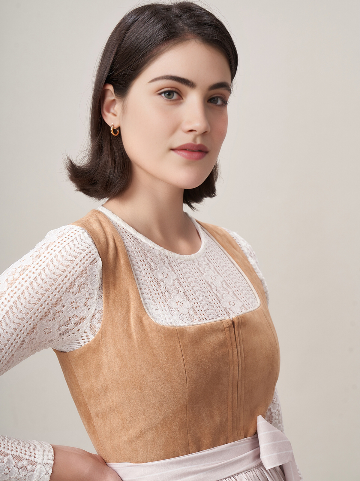 Modernes Dirndl in Grün