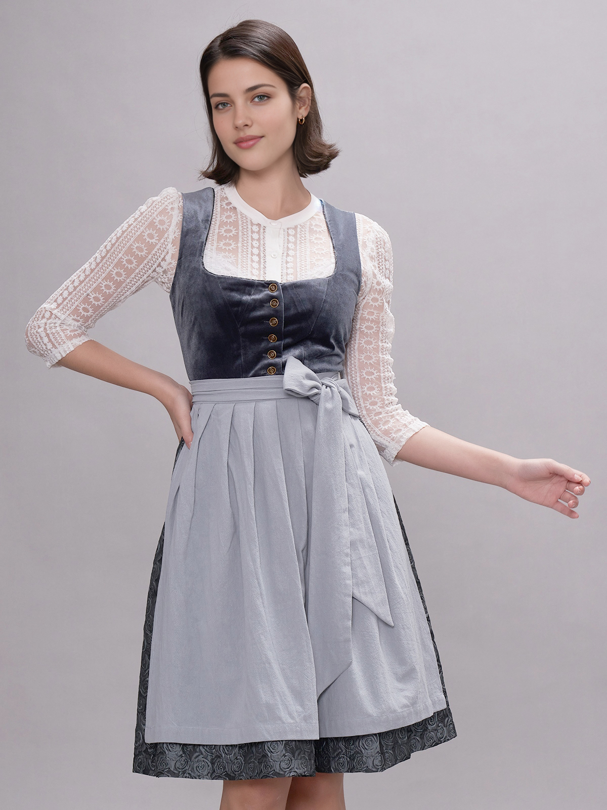 Dirndl in Blau mit Langarmbluse