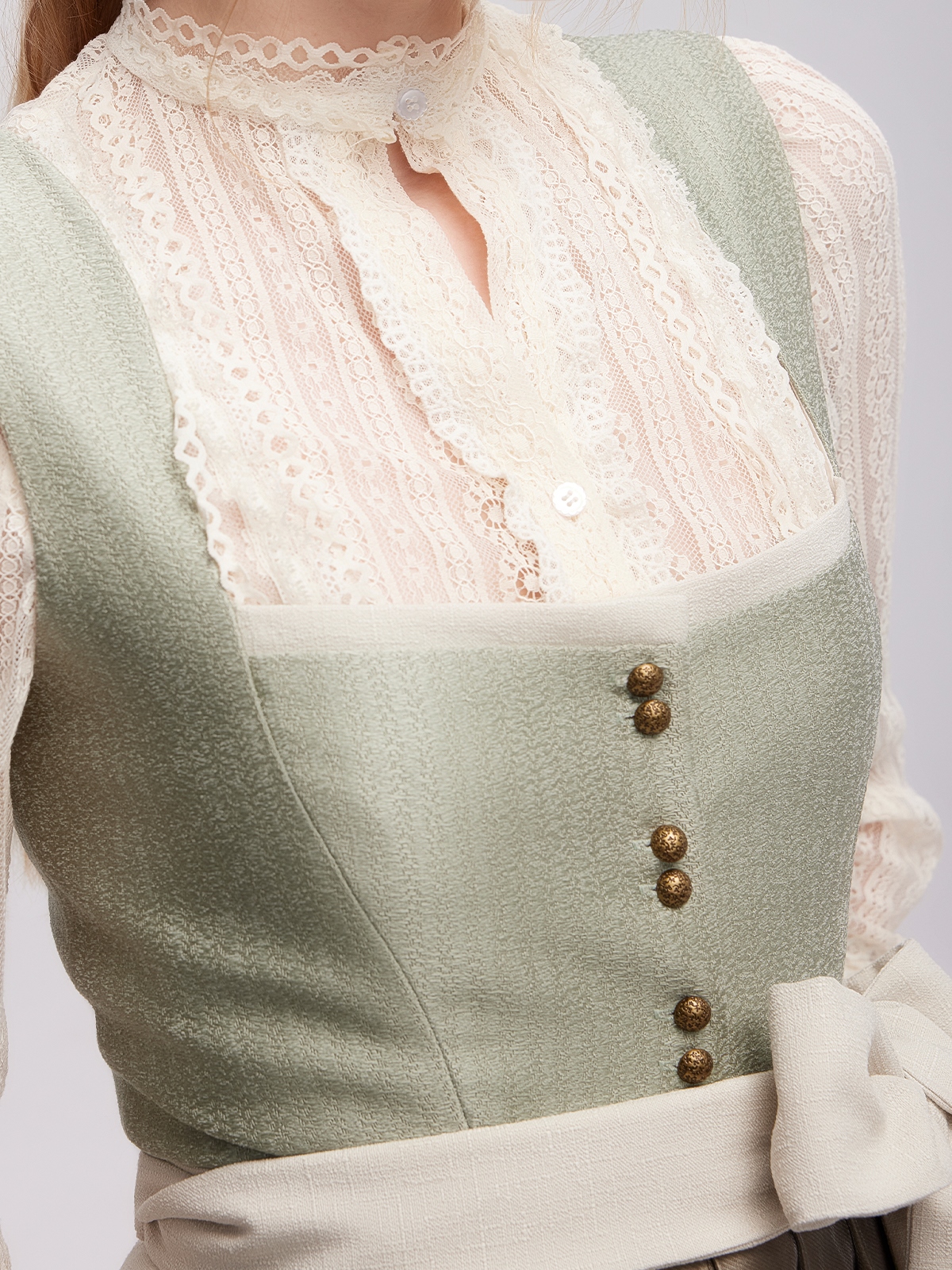 Dirndl in Beige und Grün