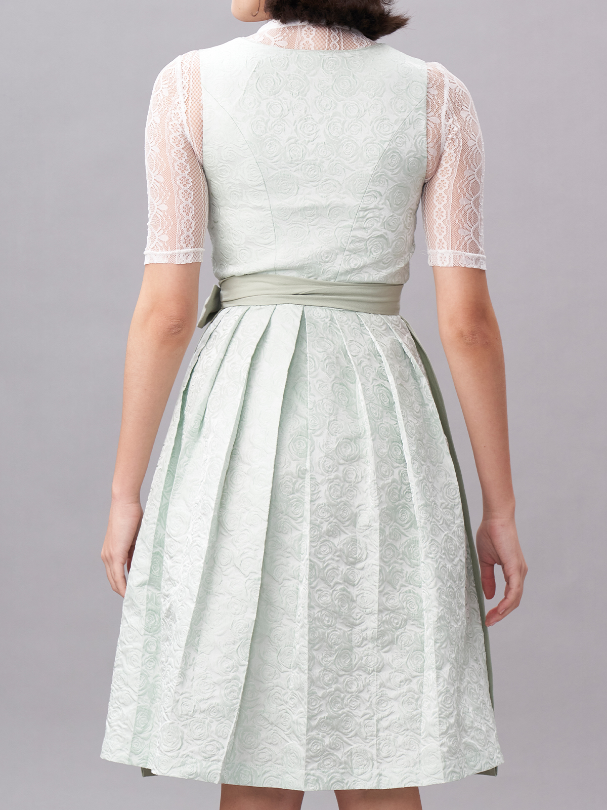 Dirndl in Grün – perfekt für Frühling und Sommer