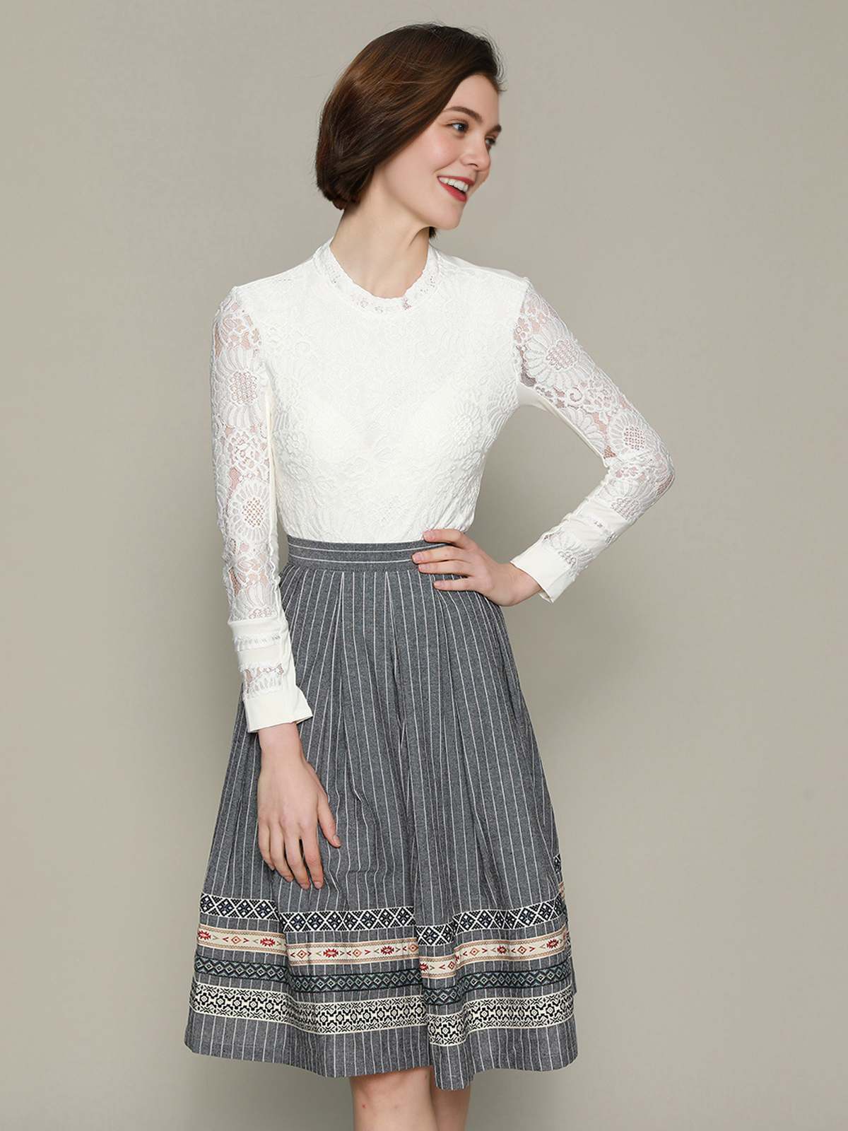 Dirndl Eisblau in eleganter Ausführung