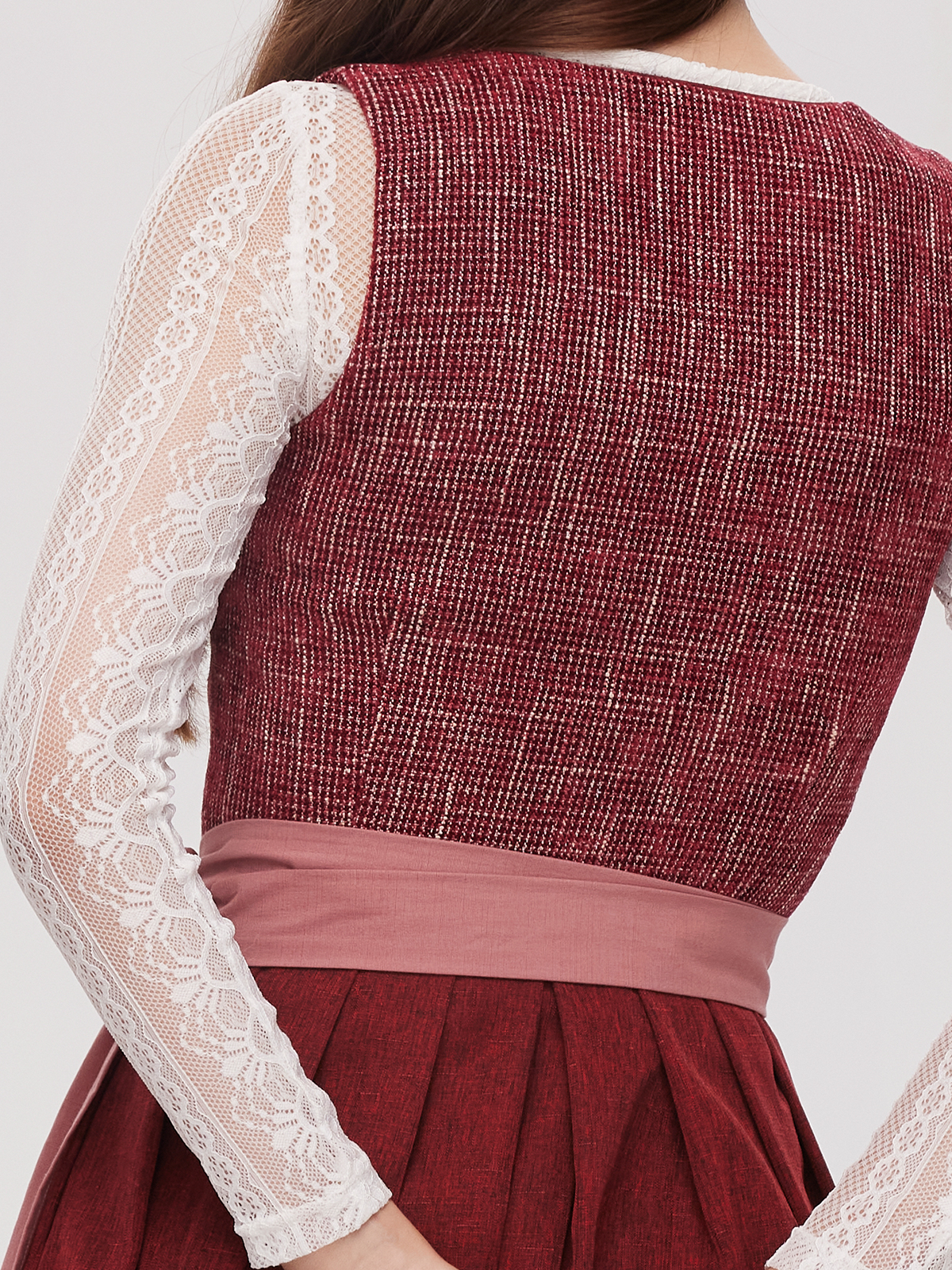 Samt Dirndl Blau mit traditioneller Stickerei