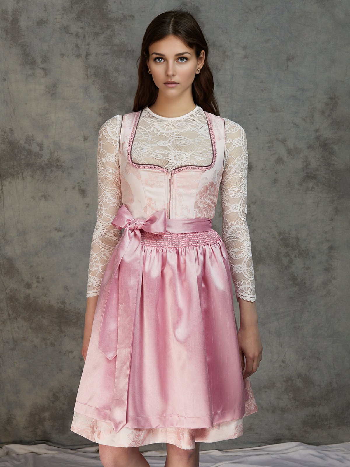 Tradition meets Modernität: Weißes Stehkragenhemd unter Dirndl