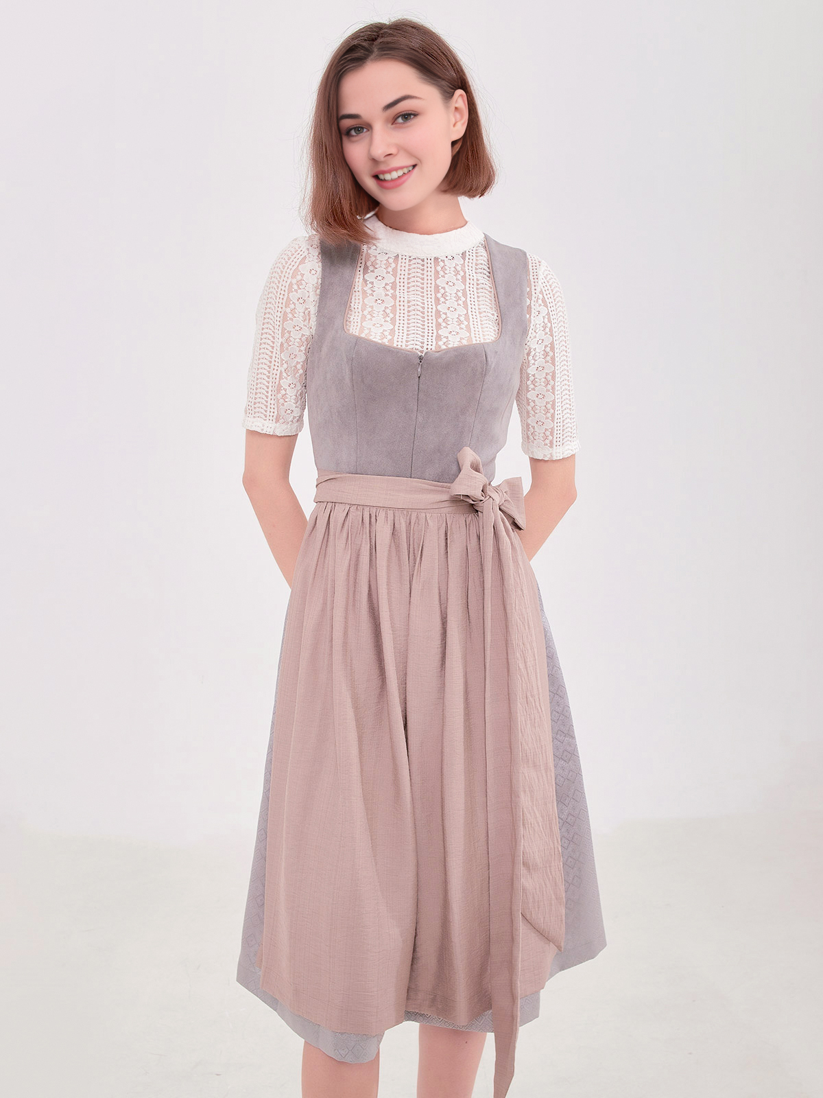 Elegantes schwarzes Dirndl mit grauen Akzenten