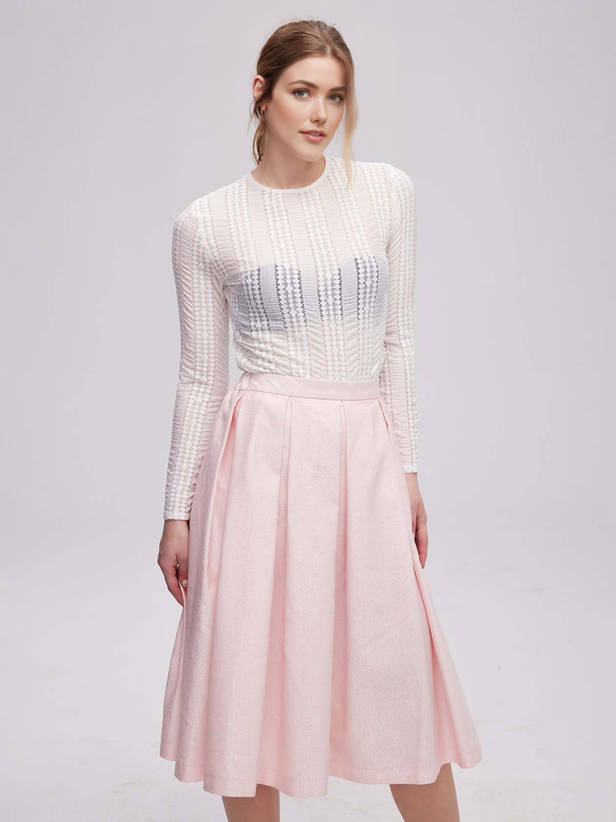 Dirndl Violett in modernem Design