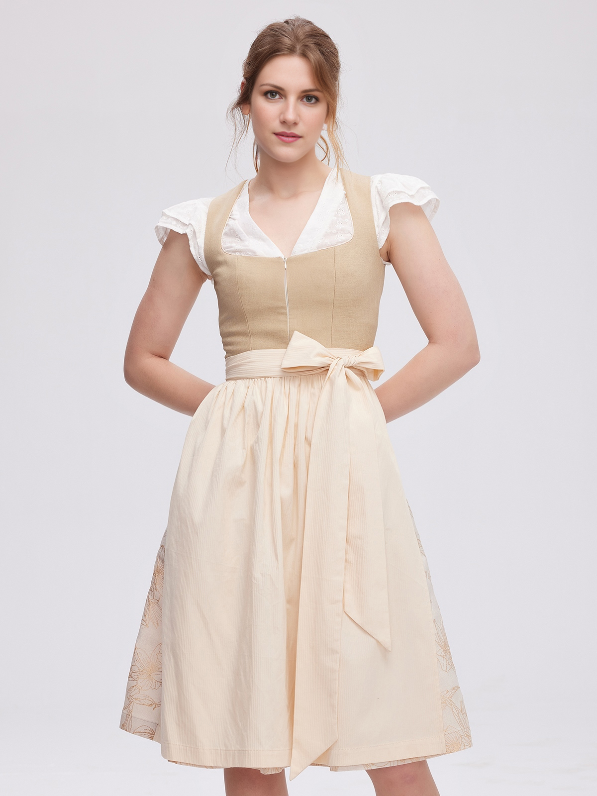 Dirndl Grau Samt in eleganter Ausführung