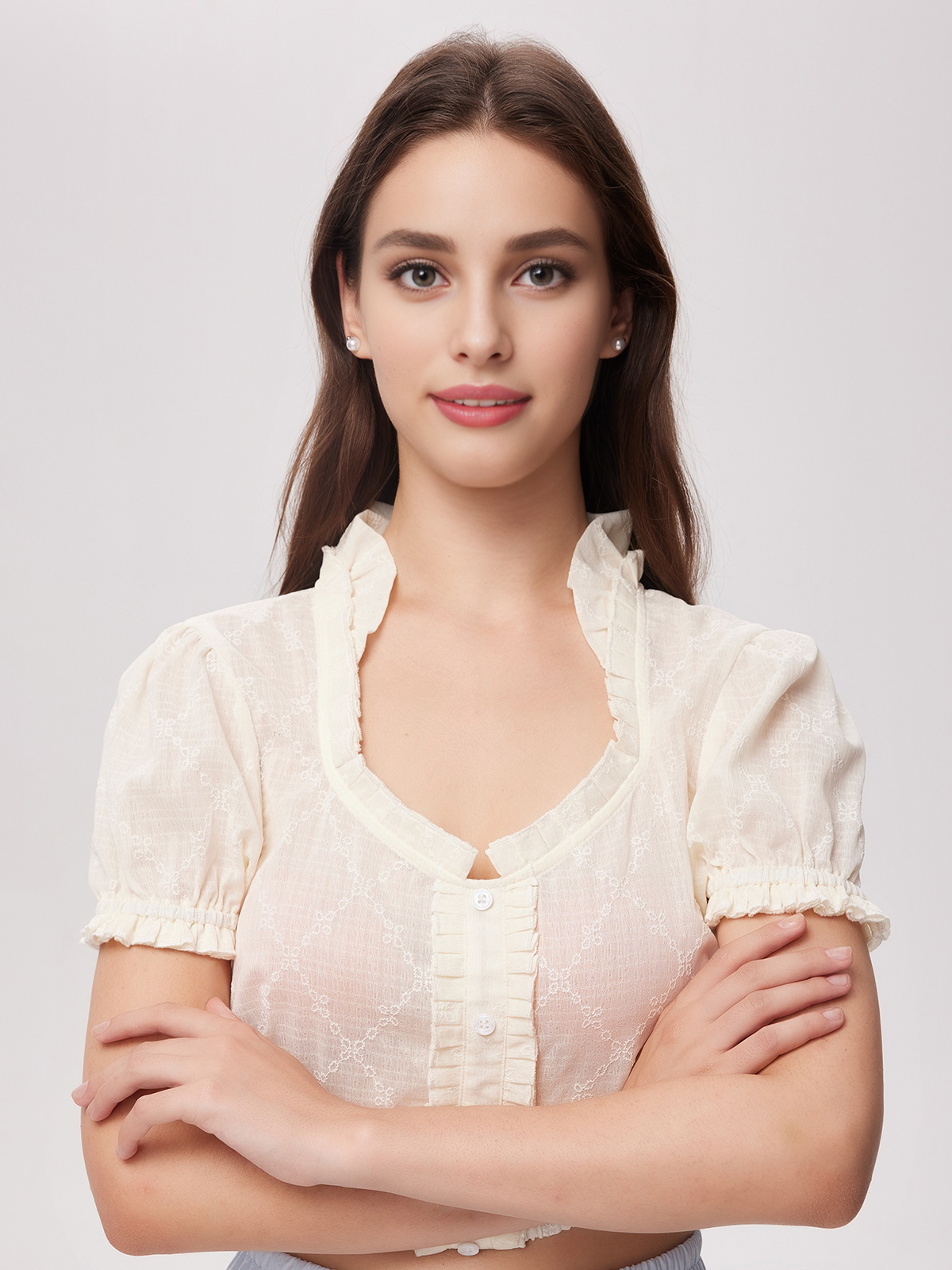 Dirndlbluse in Weiß mit Spitzenverzierung