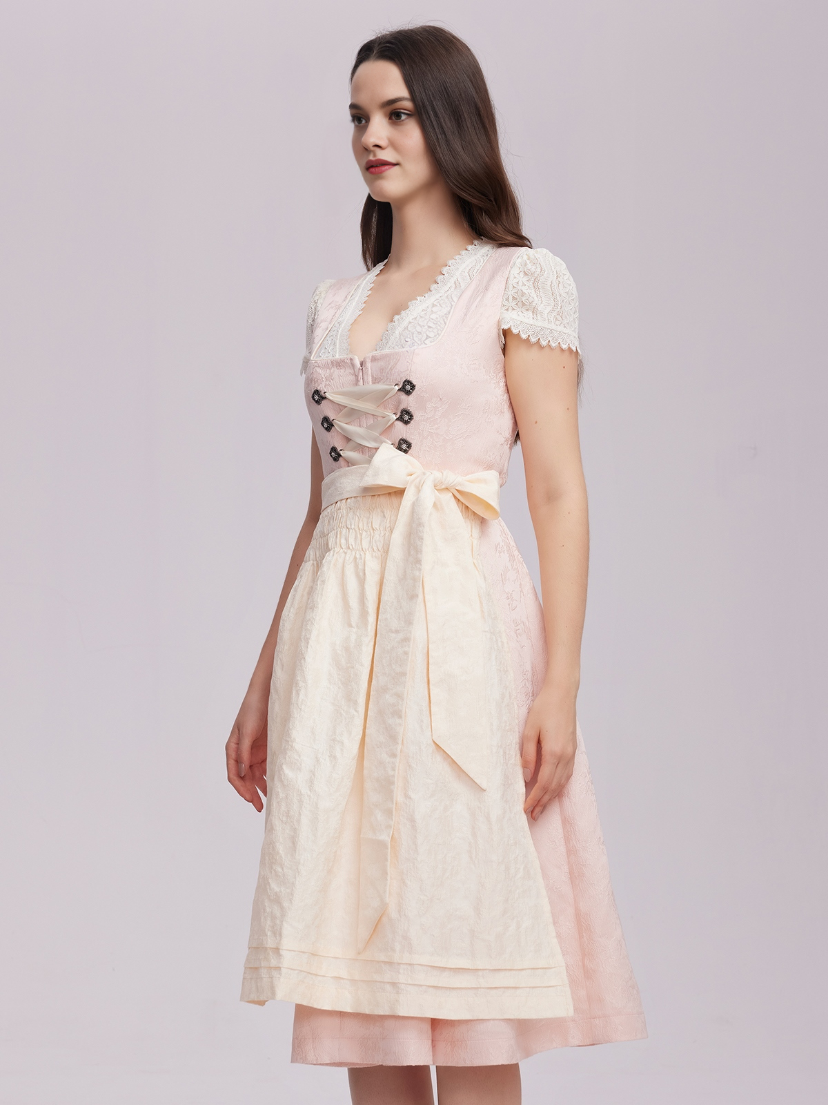 Grünes Dirndl Damen in verschiedenen Stilen